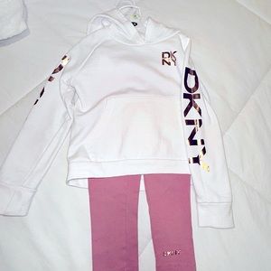 NWOT - DKNY Girls size 4T set